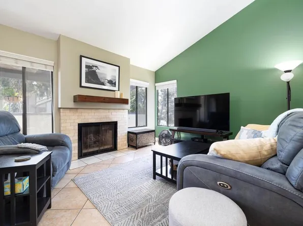 910 Lupine Hills Dr Unit 14, Vista, CA 92081