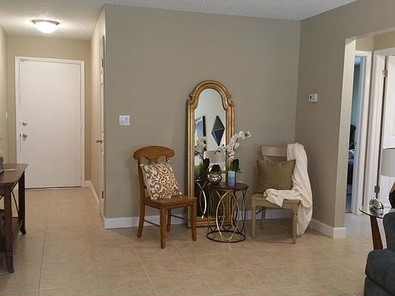 4th image of 4712 Cypress Tree Dr