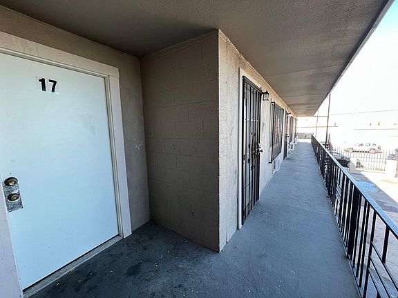3rd image of 1416 F St APT 17