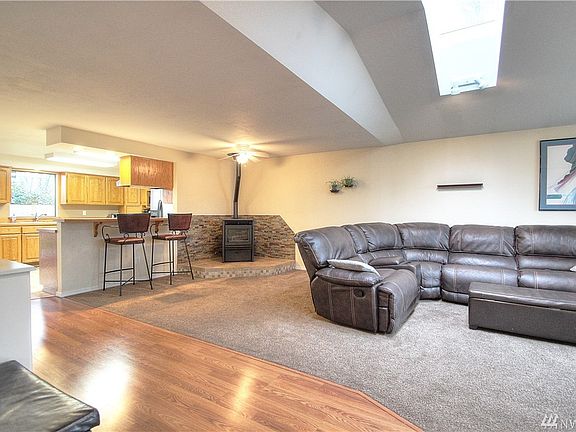2nd image of 5908 132nd Pl NE