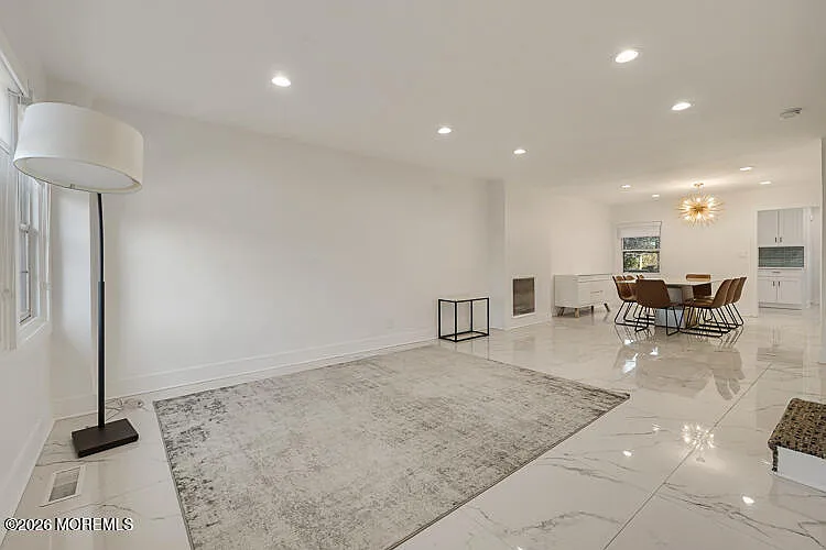 3 bed, 2.5 bath, 1376 sqft, $2,700 — Photo 3