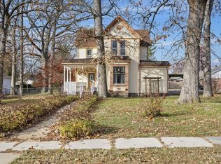 1016 5th St, Monett, MO 65708