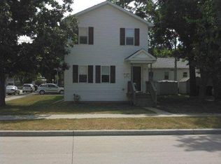 352 Bay St, Oshkosh, WI 54901
