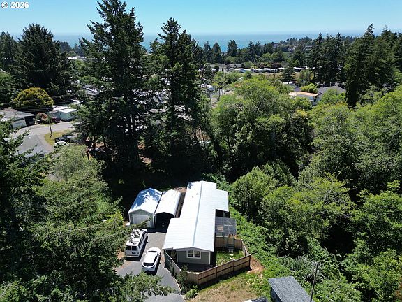 3rd image of 97936 Klamath Ave