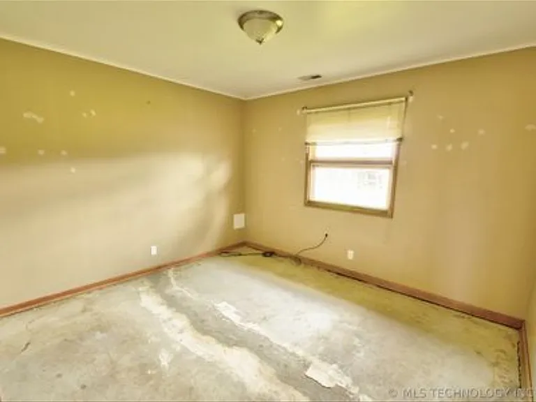 615 N Prairie Ave — Photo 5