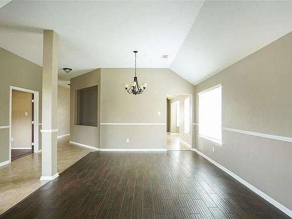 4th image of 8922 Eastcove Cir