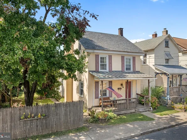 28 S Hellertown Ave, Quakertown, PA 18951