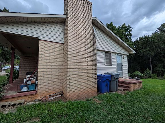 5th image of 121 Lincoln Dr