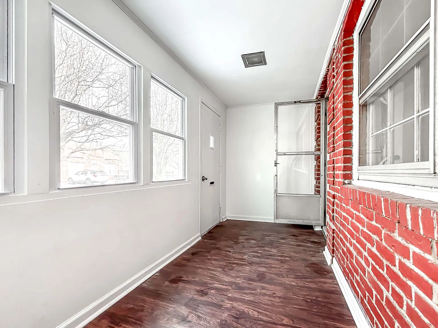 1 bed, 1012 sqft, $1,250 — Photo 2