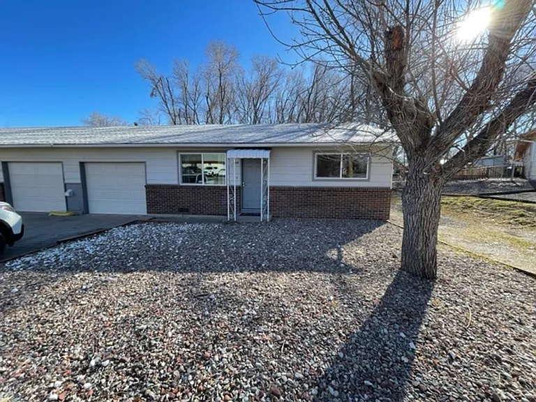 444 Sandia Dr — Photo 2
