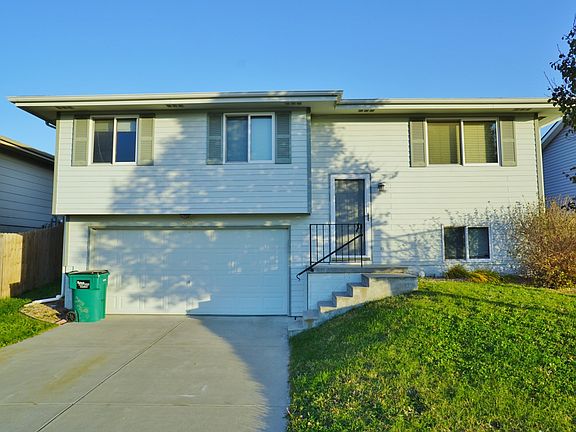 2nd image of 1800 SW Derek Ave