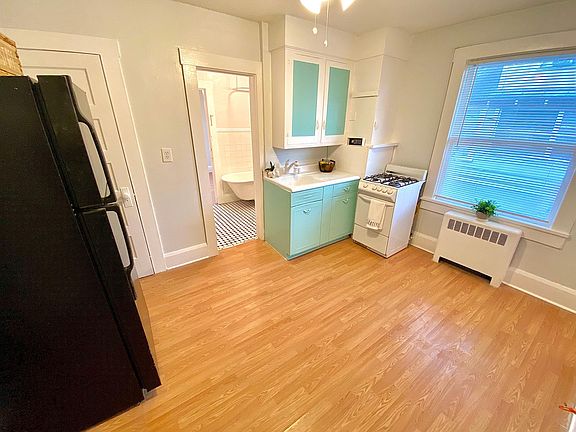 2nd image of 633 7th Ave #2