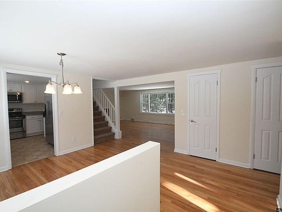 5th image of 29 Woodside Dr