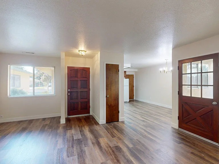 173 Wayside Dr — Photo 5