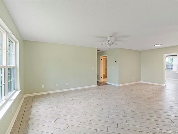 5th image of 1028 NE Hansen Ter