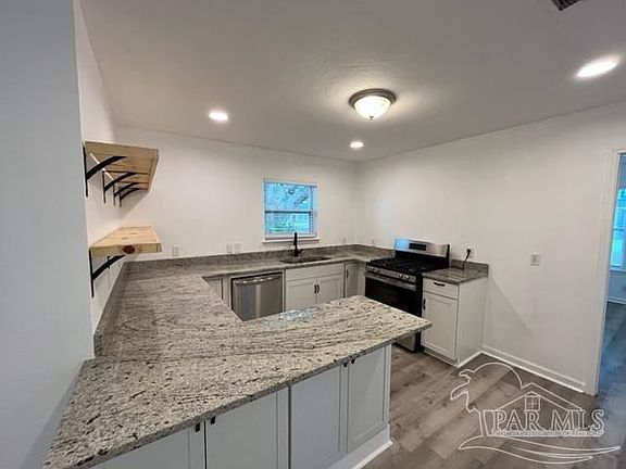 4th image of 8241 N Nelson St