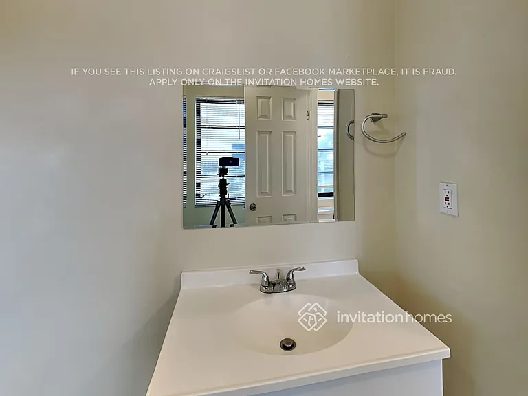 1904 SW 96th Ave — Photo 16