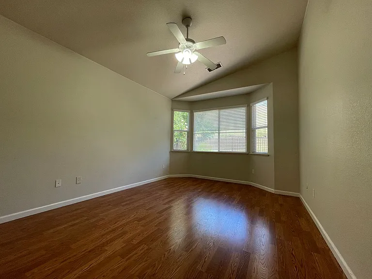 444 Lone Spur Dr — Photo 10