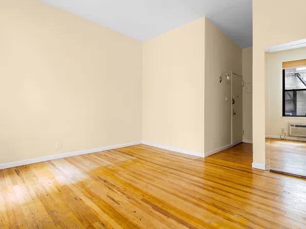 234 East 35th Street image 9 of 11