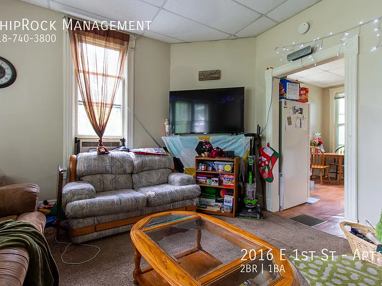 2016 E 1st St #1 — Photo 2