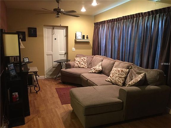 3rd image of 2726 W Oak St