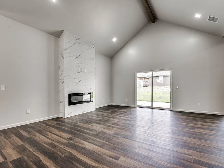 14301 Village Trl — Photo 11