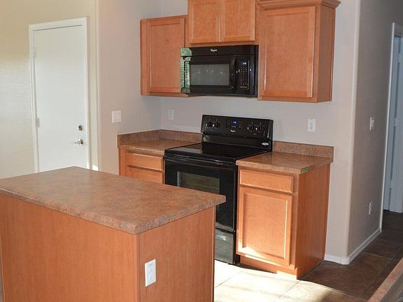 Kitchen & Island