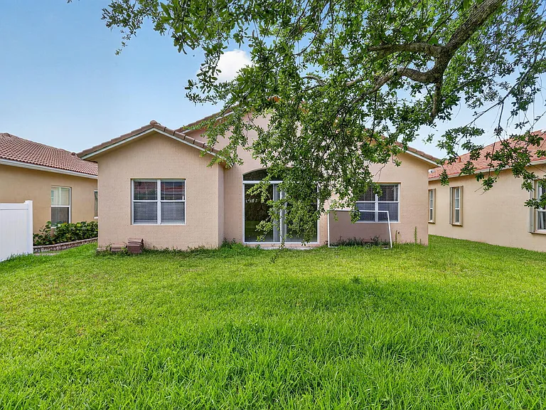 6305 Spring Lake Ter — Photo 30