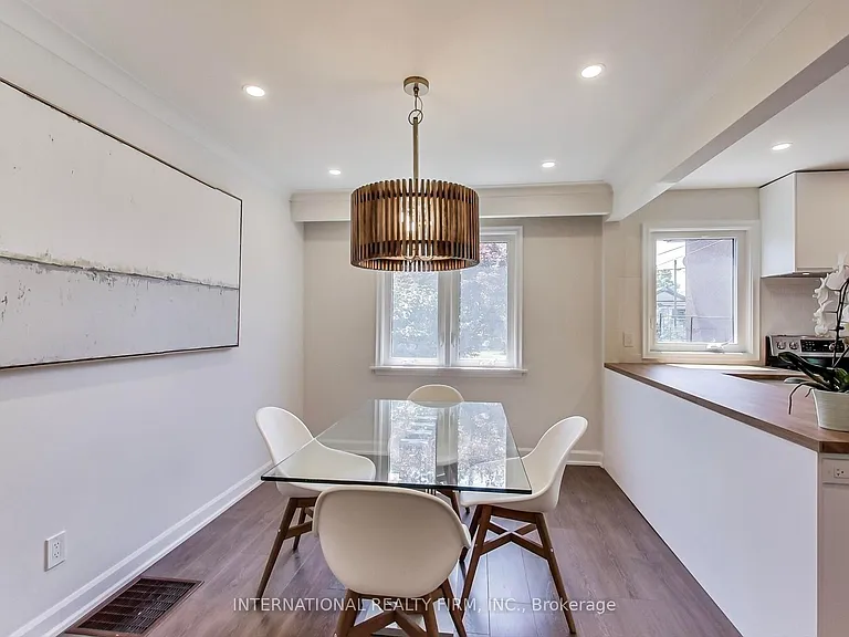 1097 Glengrove Ave — Photo 7
