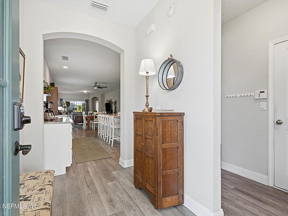 5th image of 98 FERNDALE Way