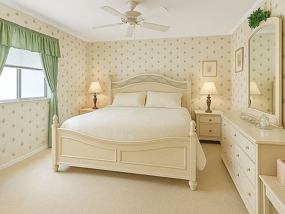 3rd image of 387 Sanibel St