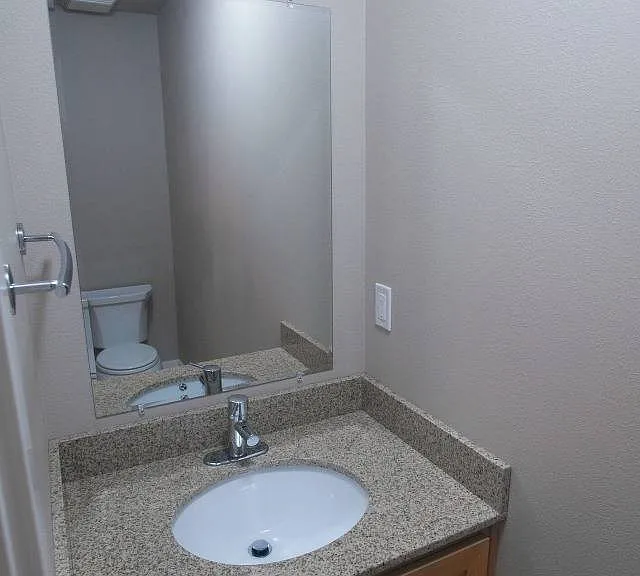 #6 - Half Bath off Kitchen #6 - Half Bath off Kitchen