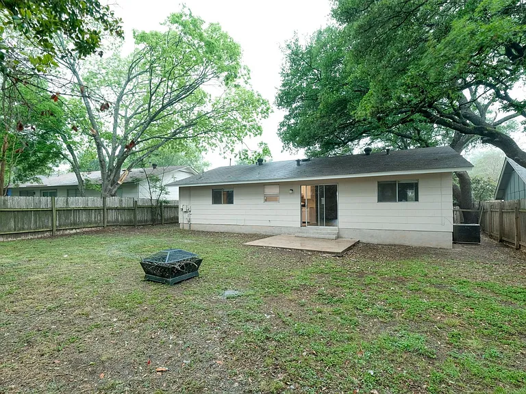 10419 Firethorn Ln — Photo 12