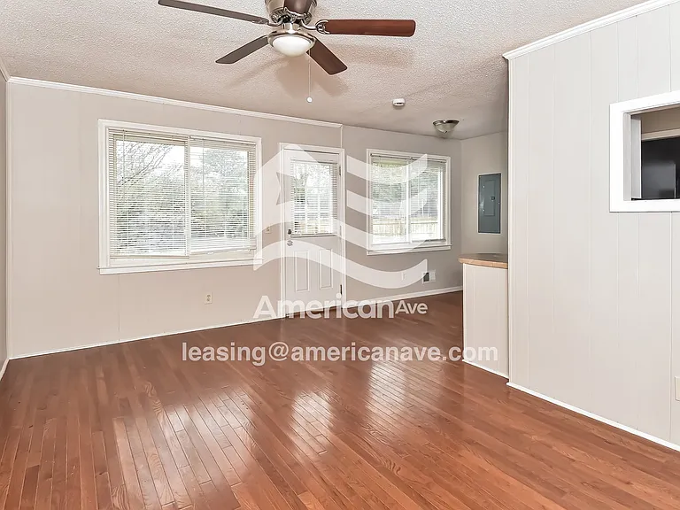4977_005_wm_-_dining_room_13354100.jpg
