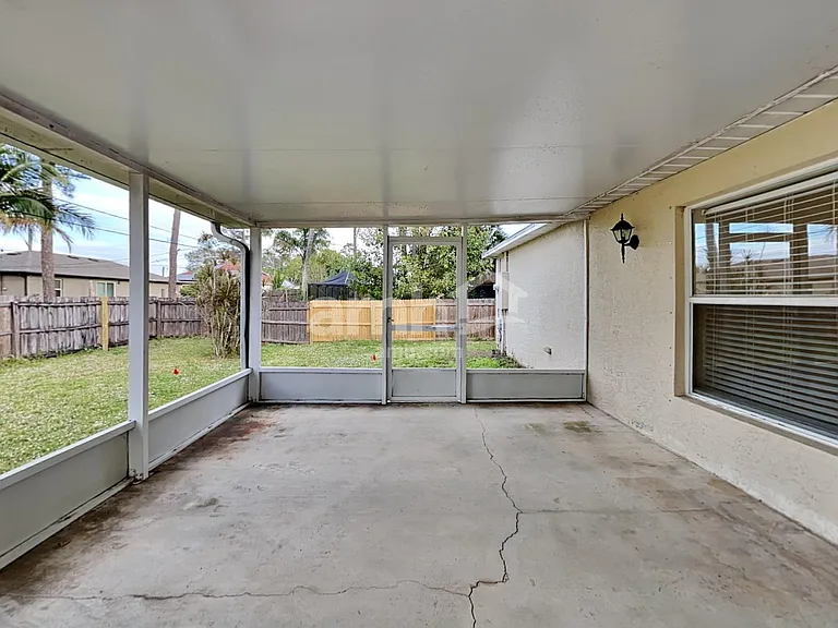 2538 SW Dawn St — Photo 21