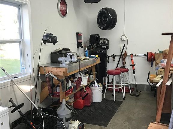 3rd image of 62 Parker Ave