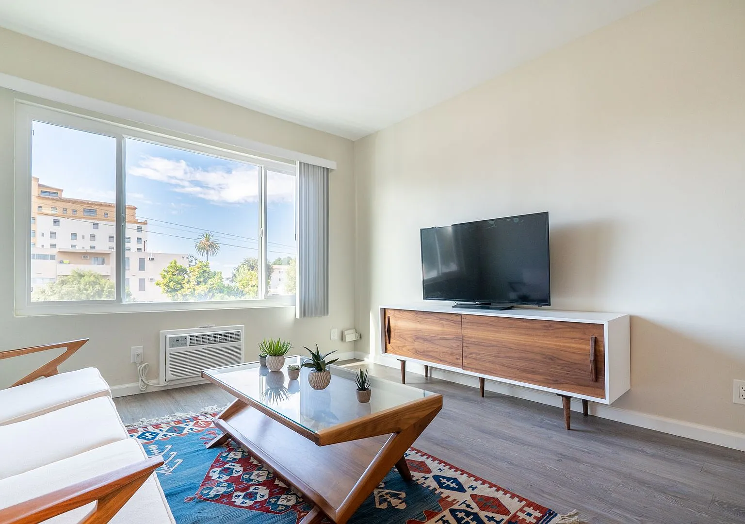 Rosemont Heights Apartments! — Photo 3