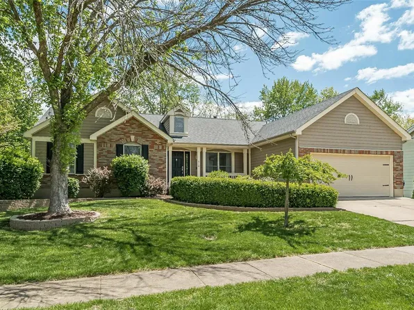 518 Arlington Terrace Dr, Grover, MO 63040