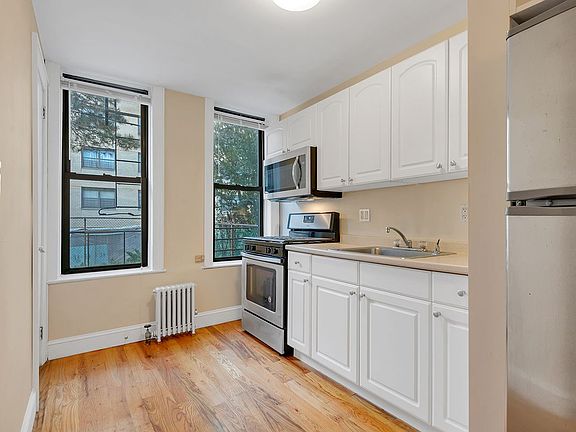 5th image of 5323 Skillman Ave APT 1R