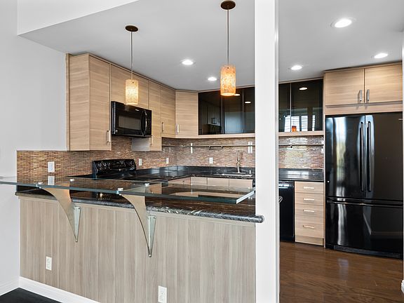 4th image of 1170 Foster City Blvd APT 302