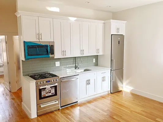 Rented by Uptown Flats LLC | media 2