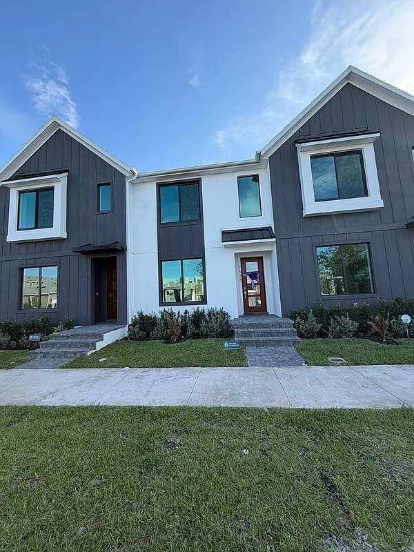 3 bed, 2.5 bath, 1846 sqft, $3,600 — Photo 2