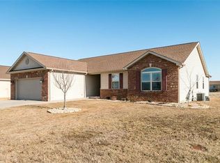 1108 Bayberry Ln, Red Bud, IL 62278