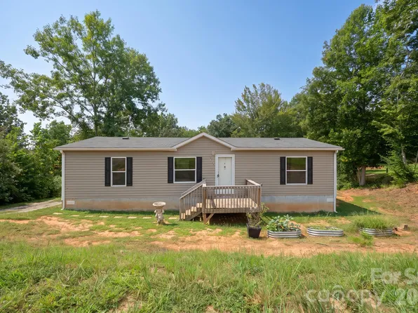 2913 Conner Cir, Morganton, NC 28655