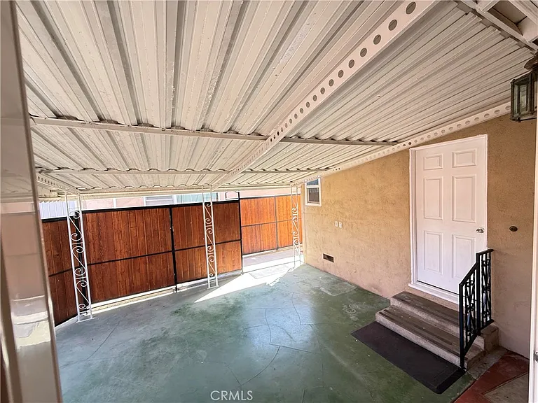 835 W Spruce St — Photo 11