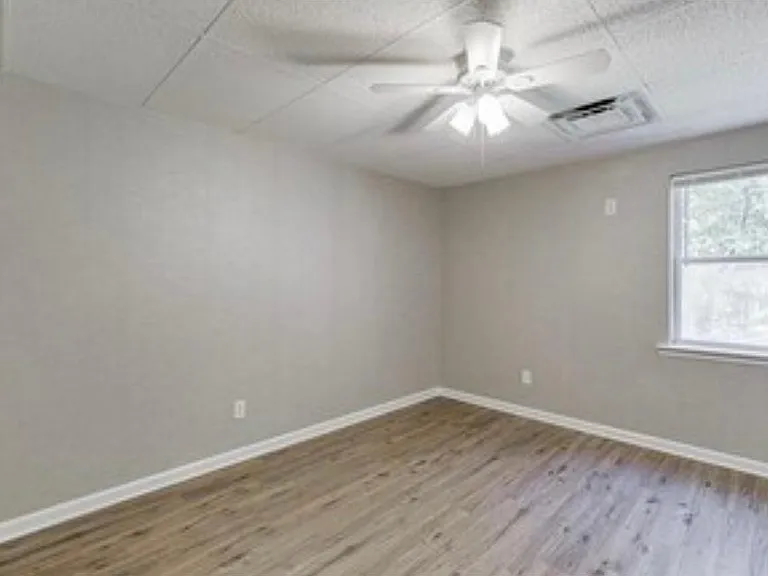 8950 Pine Tree Cir — Photo 13