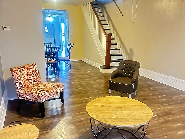 2240 Penrose Ave — Photo 9