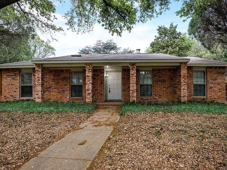 3940 Dalgreen Cir — Photo 12