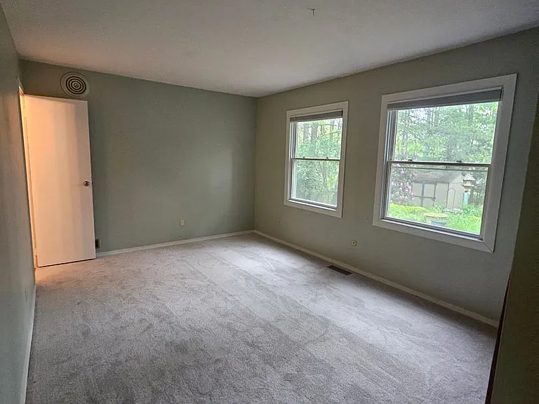 491 Westgate Dr — Photo 14