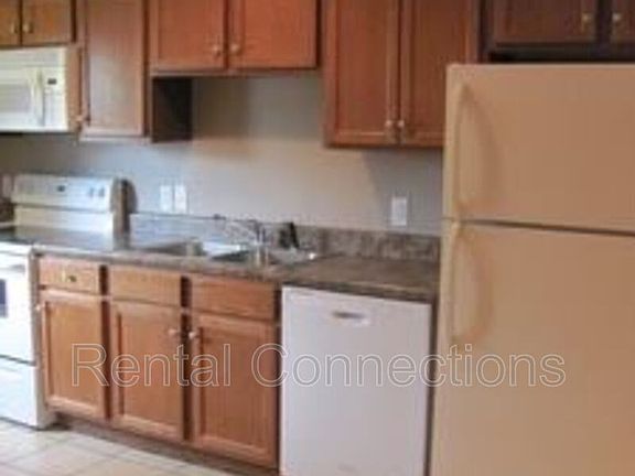 4th image of 209 N Pine St APT A